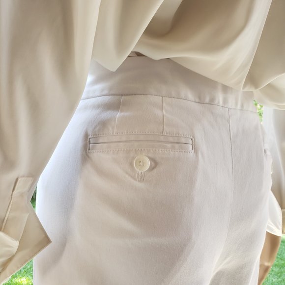 LAUNDRY by SHELLI SEGAL, White cropped boyfriend style khakis, Size: 10 - Picture 9 of 12
